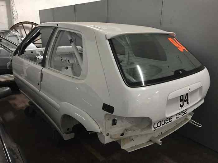 Les éléments de la carrosserie proviennent d'un véhicule de l' atelier.
Les élèves devront préparer le véhicule et déposer le