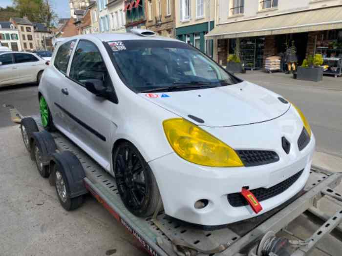 Clio cup X85 0