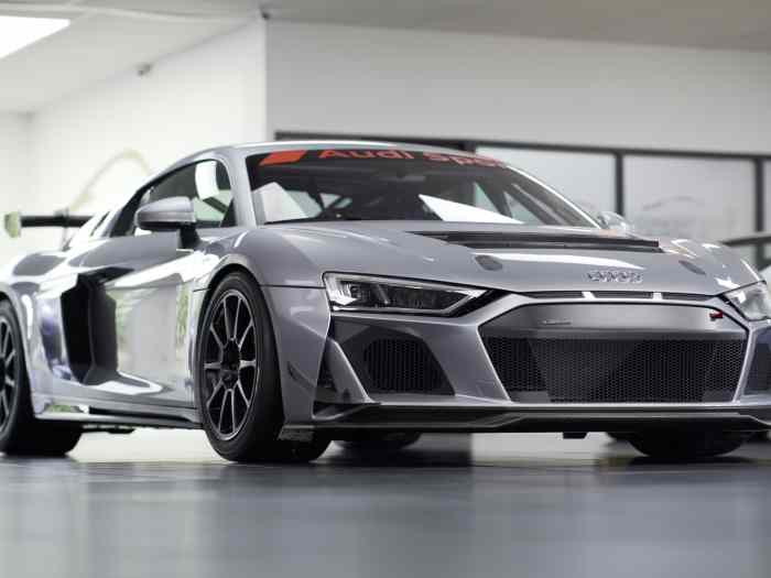 Audi R8 LMS GT4 Evo + Big stock of spare parts & tools
