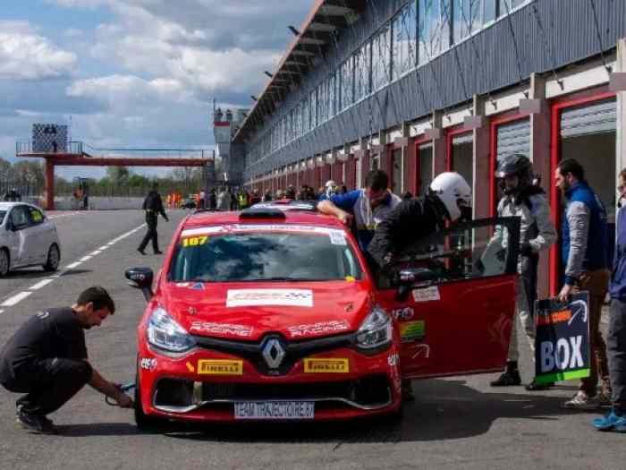 LOCATION CLIO 4 CUP TTE ET FREE RACING MAGNY COURS 1