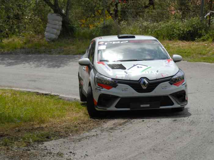 Renault clio rally 4 for sale