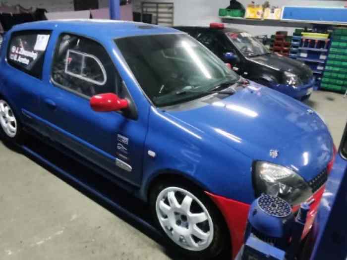 Renault Clio cup 2-3 f2000 3