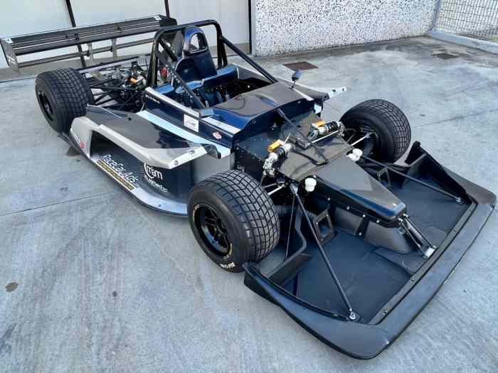 Osella PA30 V8 3000cc chassis roulant 1