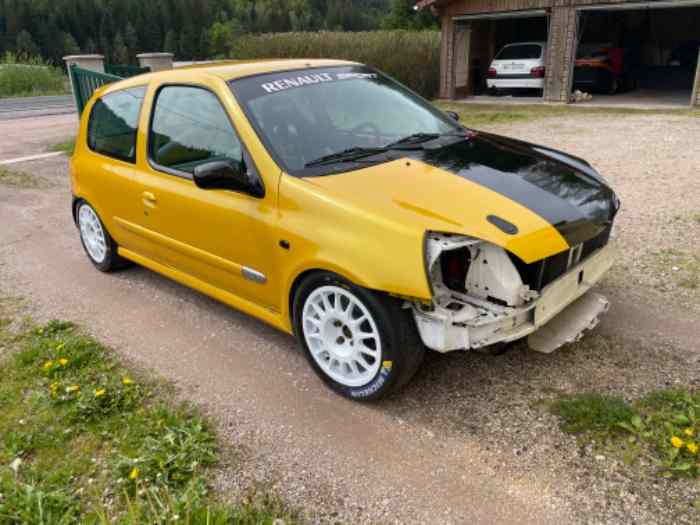 Clio 2 cup