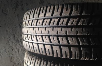 Vend 2 pneus michelin P2B en 15 1
