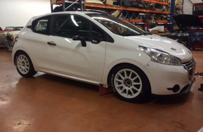 Peugeot 208 r2 asphalte/terre + lot de bord. 3