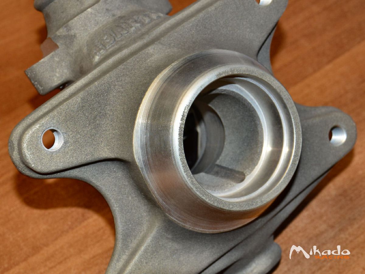 Magnesium front uprights for Abarth – photo 1 sur 6