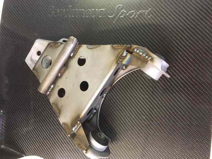 Kit renfort de triangles Clio 16s Williams a souder VERSION 180 cv 1