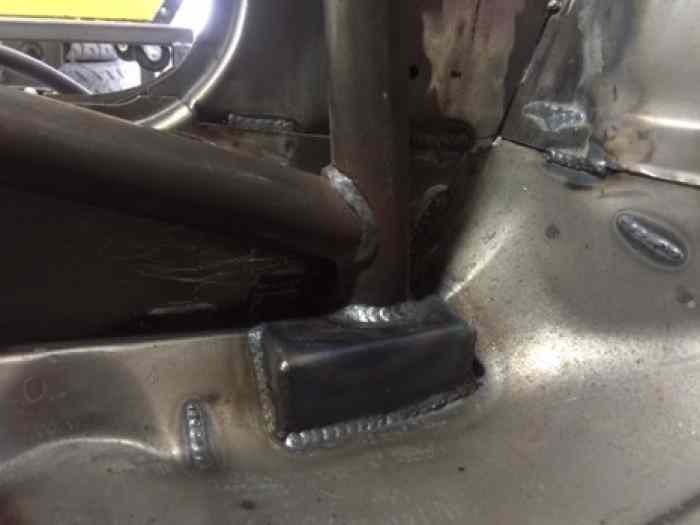 Caisse 205 GTI arceaux MATTER 2