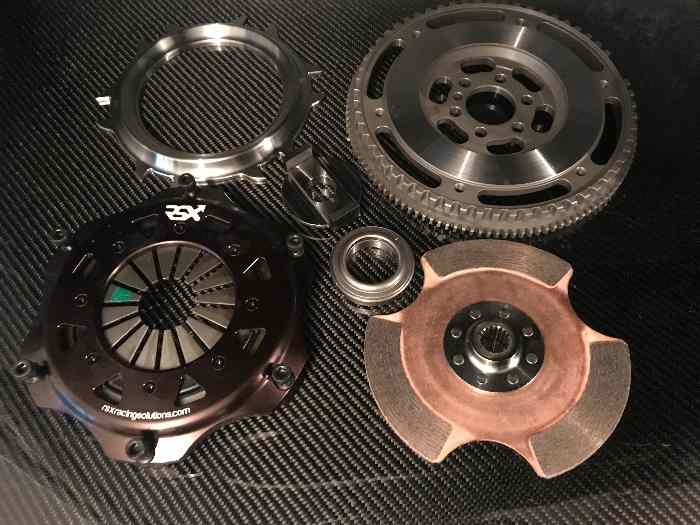 Volant moteur allégé et kit embrayage complet 0