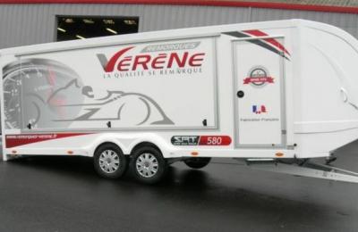 Remorque porte voiture fermée Super Race Trailer (SRT) de VERENE 1