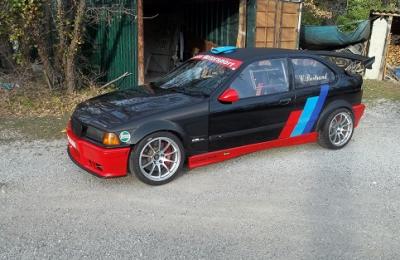 RECHERCHE VOITURE VOLEE BMW COMPACT