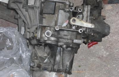 BOITE DE VITESSE 205 GTI 115CV TRES BON ETAT 300€