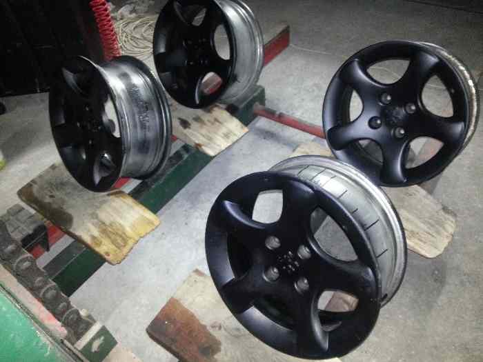 4 jantes cyclone noire 0