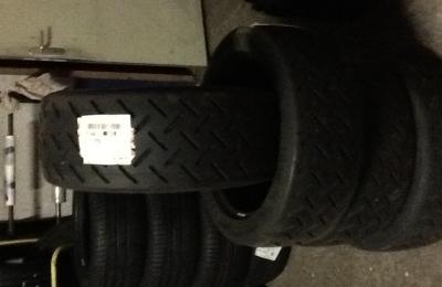 vend pneus Fedima 215/45/17 0