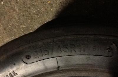 vend pneus Fedima 215/45/17 1