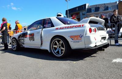 Nissan Skyline R32 GTR compétition 1