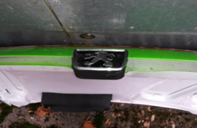 capot 106 maxi phase 2 ou echange 1