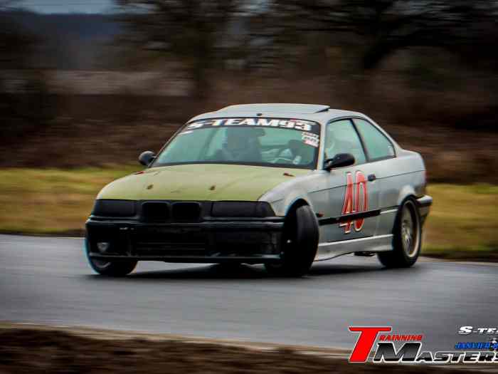 BMW e36 coupé 328i Drift 0