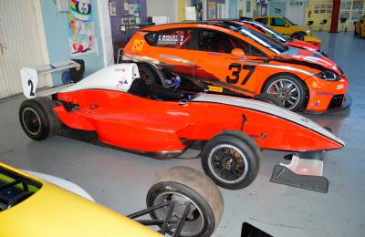 Monoplace Formule Renault 2.0 Tatuus de 2003 1