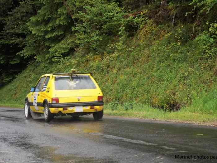 205 GTI F2000/13 accidentée  +caisse soudée+pieces 1