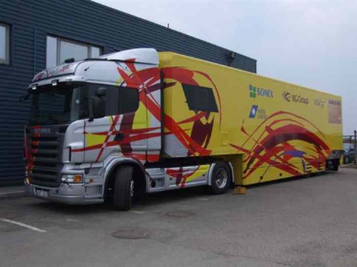 semi-remorque Habitation plus transport des vehicules rally 3