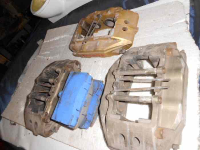 3 pinces brembo 306 maxi OU AUTRES 0