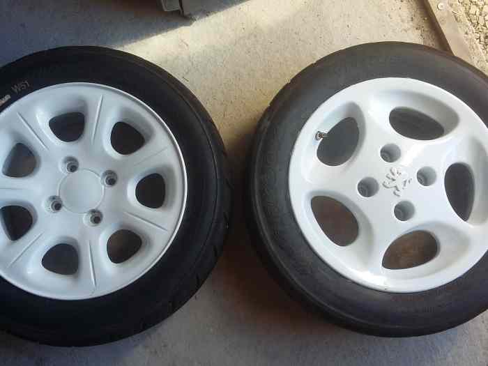 lots de pneus 14 et jantes saxo toulouse + 106 s16 0