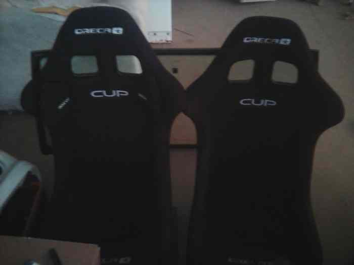 Vends 2 baquet neuf Oreca Cup en fibre jusqu a fin 2019