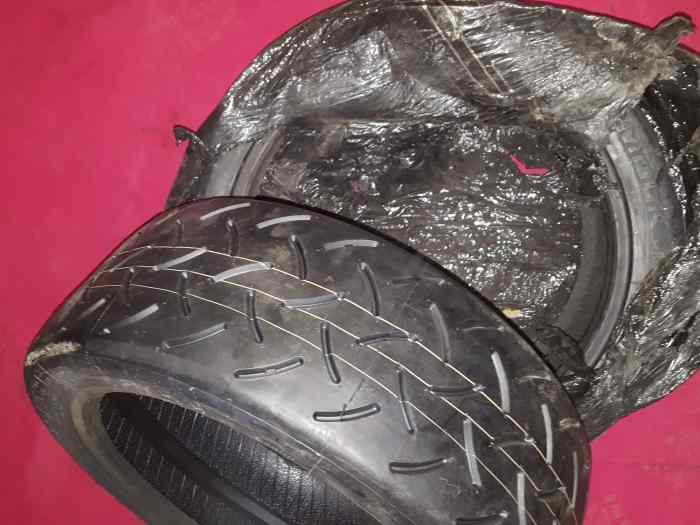 Pneus Dmack 18 neuf 0