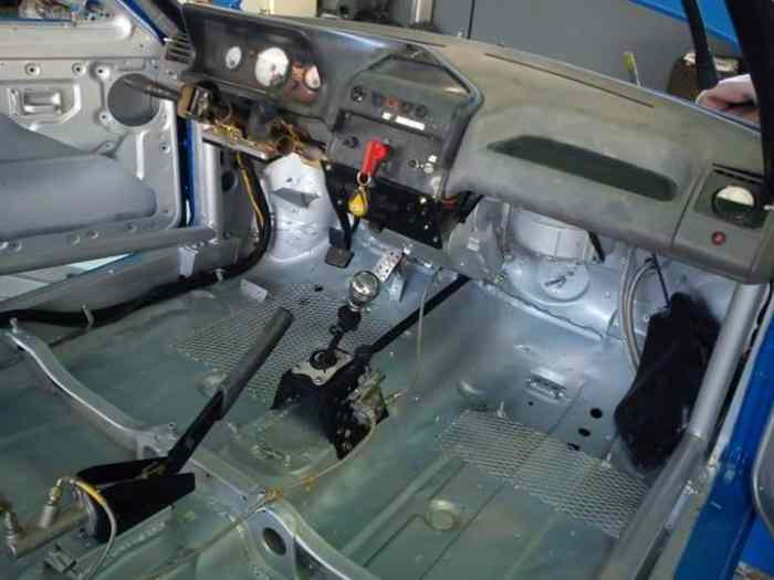 Peugeot 205 Gti 1984 f2.13 VENDUE 3