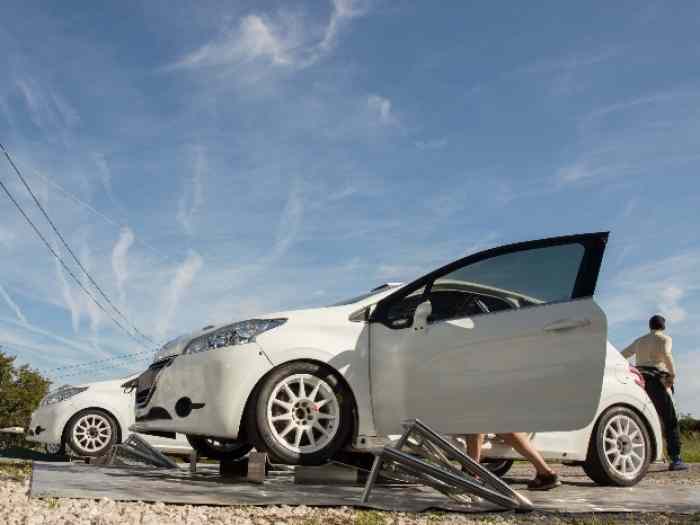 For sale Peugeot 208 R2 (Some units) 0