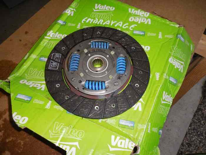 Disque embrayage neuf saxo vts 106 s16 1