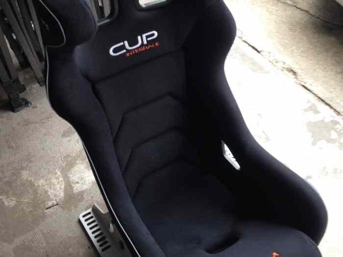 Baquet Turn One Cup Integral 1