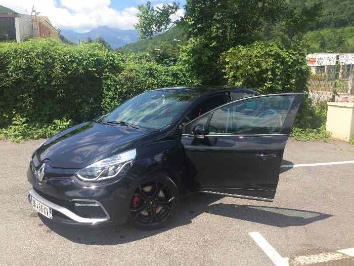 Clio IV RS Full Option Chassis Cup 1