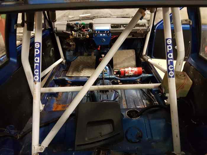 Caisse de 205 avec passeport f200 et CG 2
