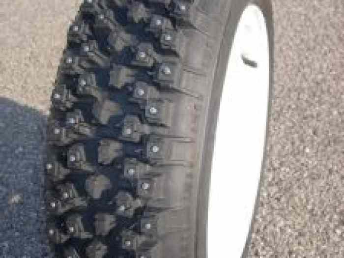 Pneus clous BURZET neuf (Ronde du jura)