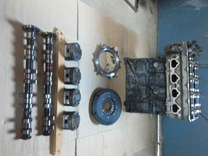 vends-pi-ces-bmw-e30-et-e36-pneus-terre-pi-ces-et-voitures-de-course