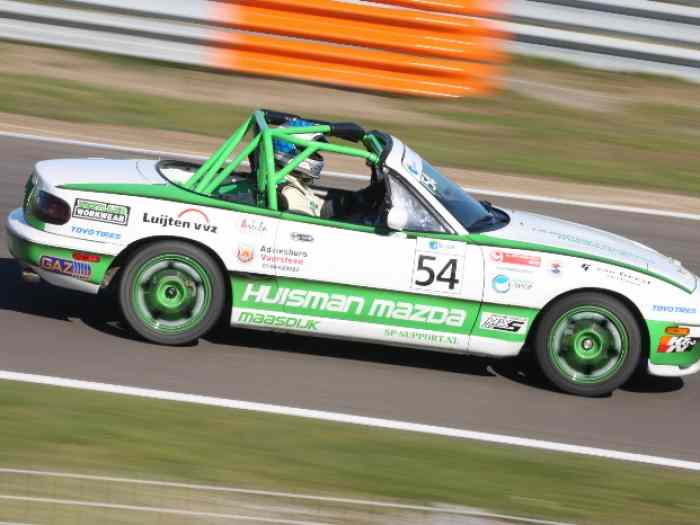 MAZDA MX5 ROADSTER PRO CUP