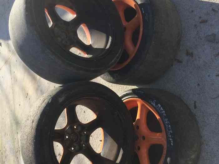 porsche 911 / 944  jantes alu en 18 monté avec pneu sliks 2