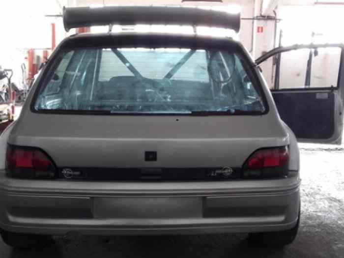 VENDS CLIO MAXI MOTEUR 211 CV  BON PRIX 3