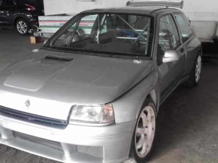 VENDS CLIO MAXI MOTEUR 211 CV  BON PRIX 5