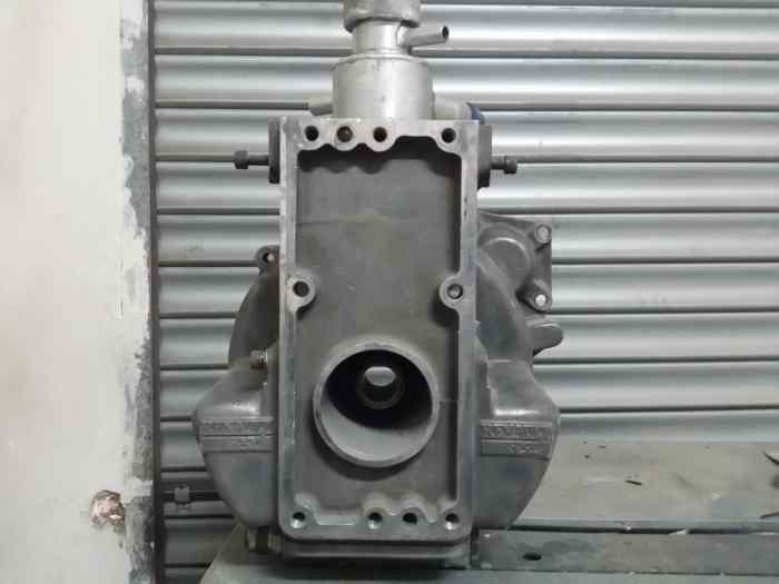 Renault sport original clutch cover and oil tank 0