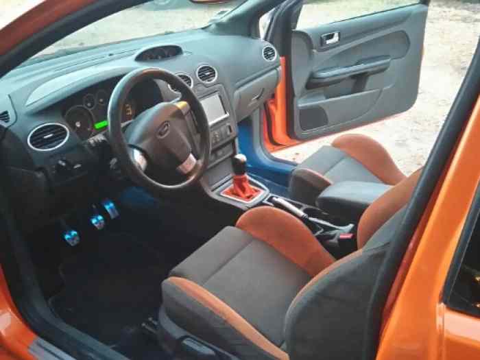 Ford focus st 225 orange 1