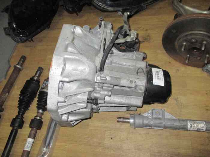 Lot de pièces mécanique et carrosserie Twingo R1 dont moteur et BV 1