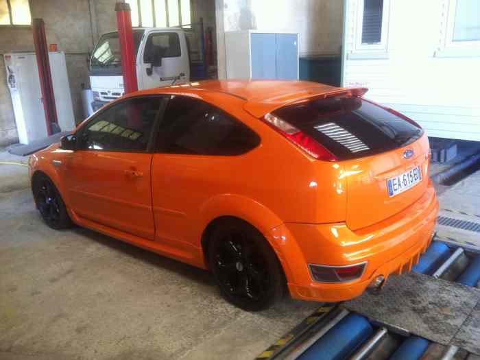 Ford focus st 225 orange 2