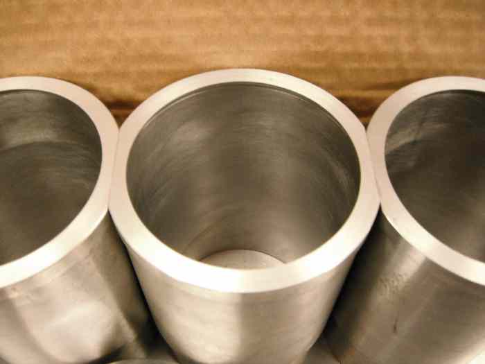 Pistons chemises RENAULT diamètre 80 mm 1