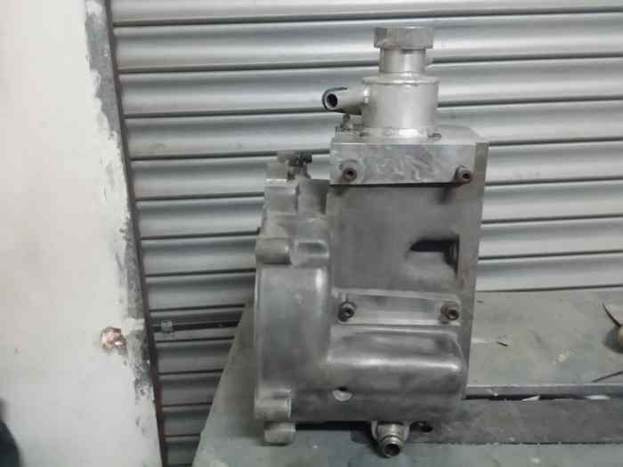 Renault sport original clutch cover and oil tank 4