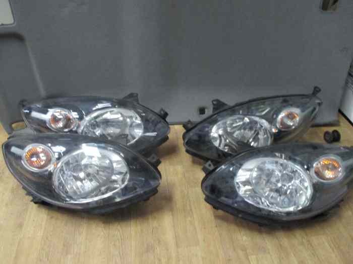 Lot de pièces mécanique et carrosserie Twingo R1 dont moteur et BV 5