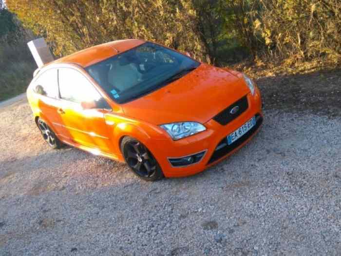 Ford focus st 225 orange 0